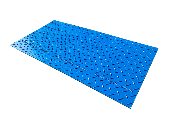 Heavy duty skid steer ground protection mats